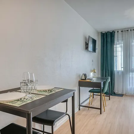 Elegant Centre Mon Petit
